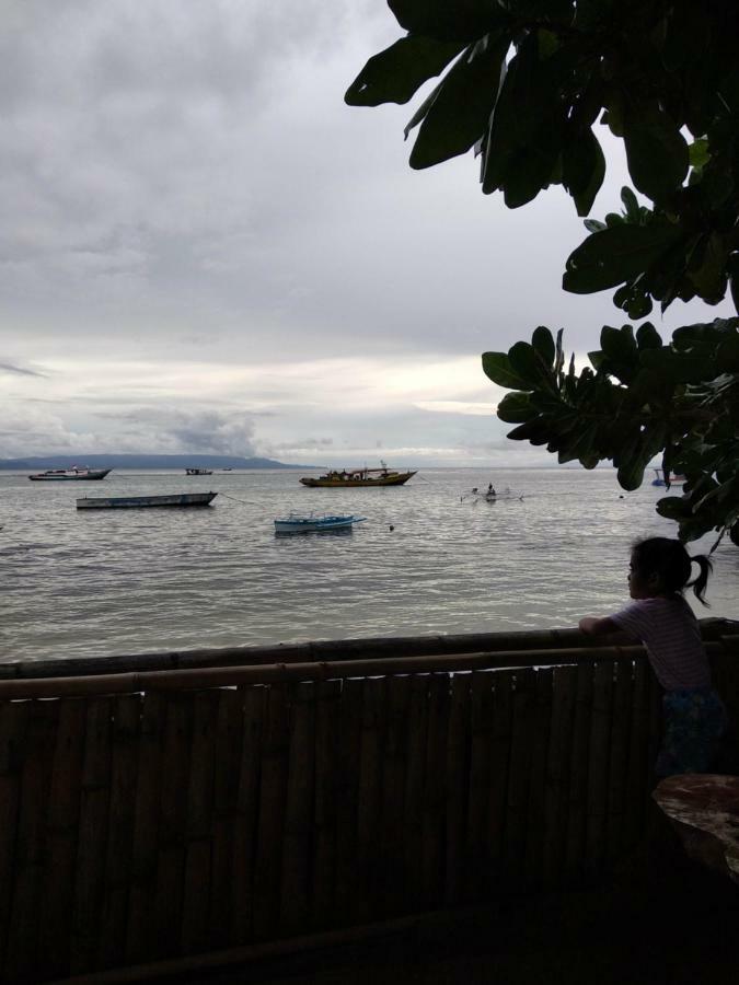 Sunset Guest House & Bar Bunaken Exteriör bild